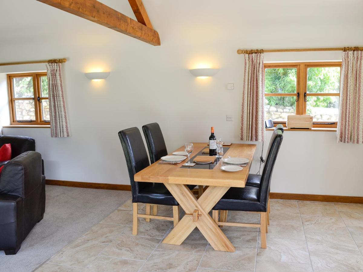 Pigs House - Housity
