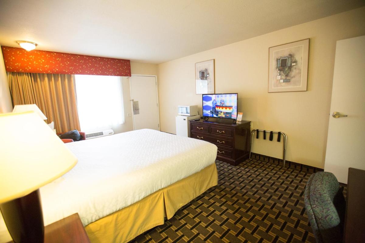 Queens Inn Anaheim - Housity