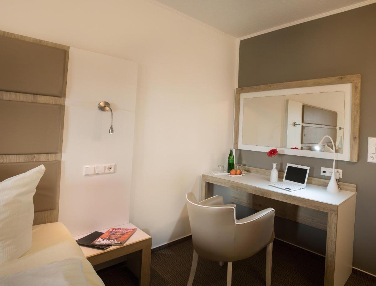 Confour Hotel - Housity