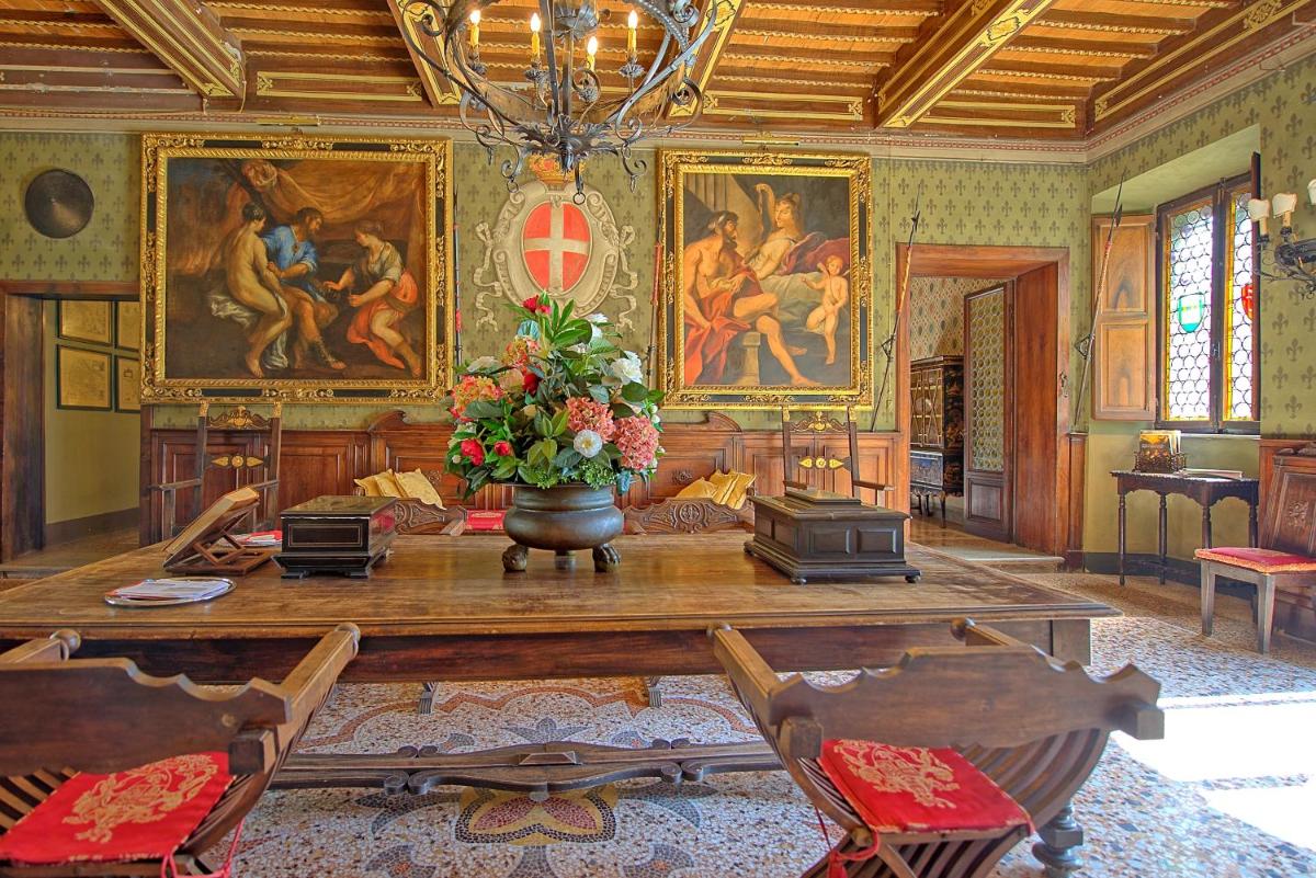 Castello Leopoldo by PosarelliVillas - Housity