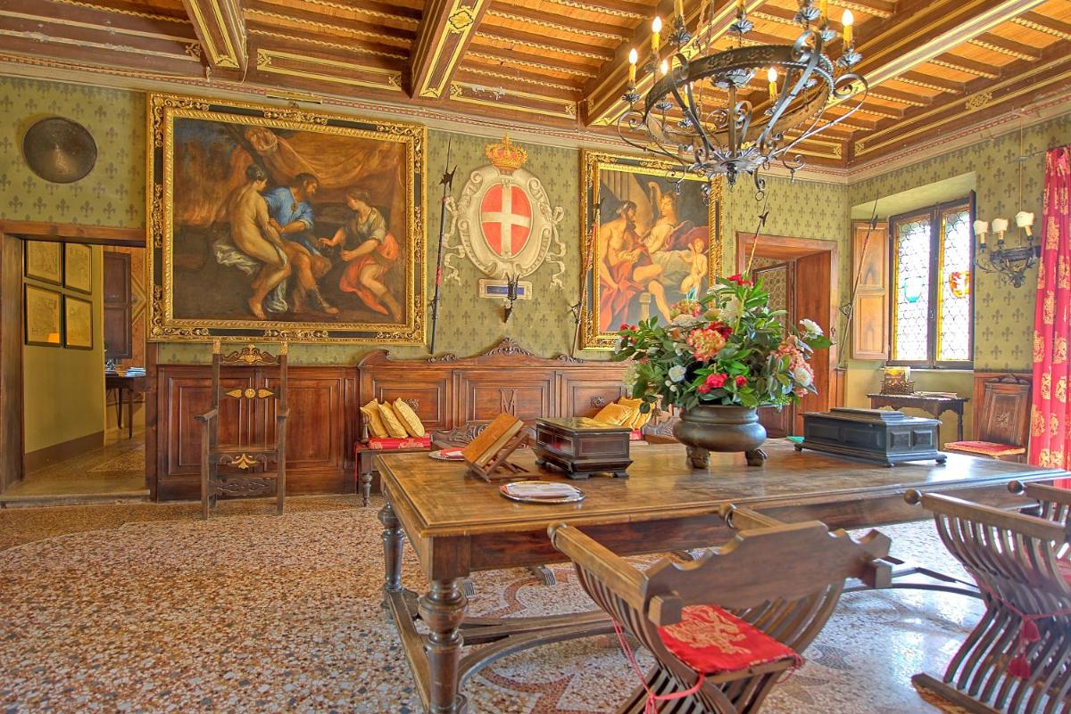 Castello Leopoldo by PosarelliVillas - Housity