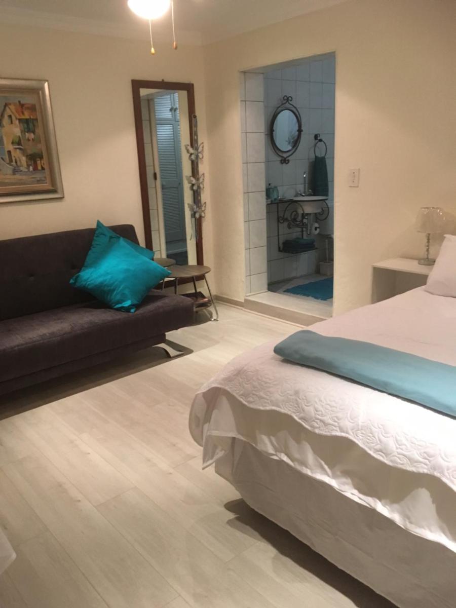 Sunninghill Sojourn - Housity