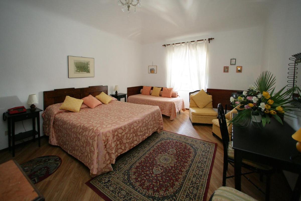 Hotel Sereno - Housity