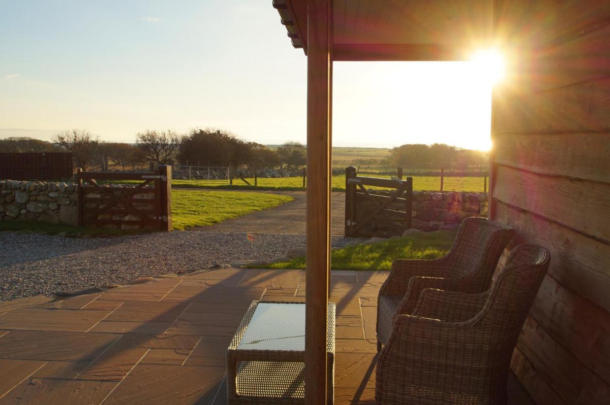 Enlli Lodge - Housity