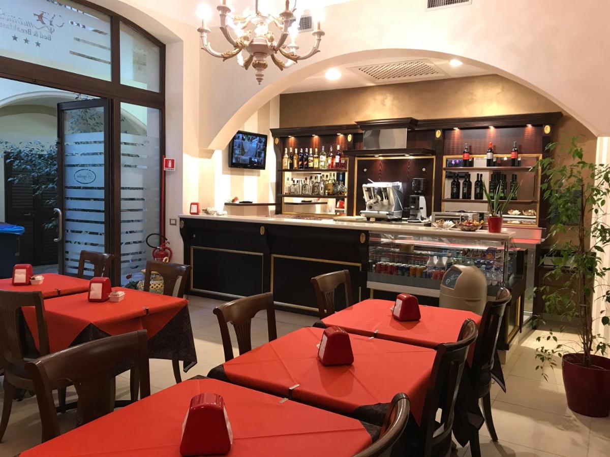 Vittorio Emanuele Hotel - Housity