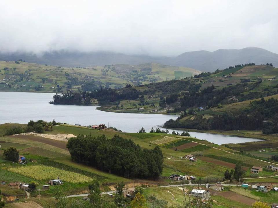 Hospedaje Puerta al Lago - Housity