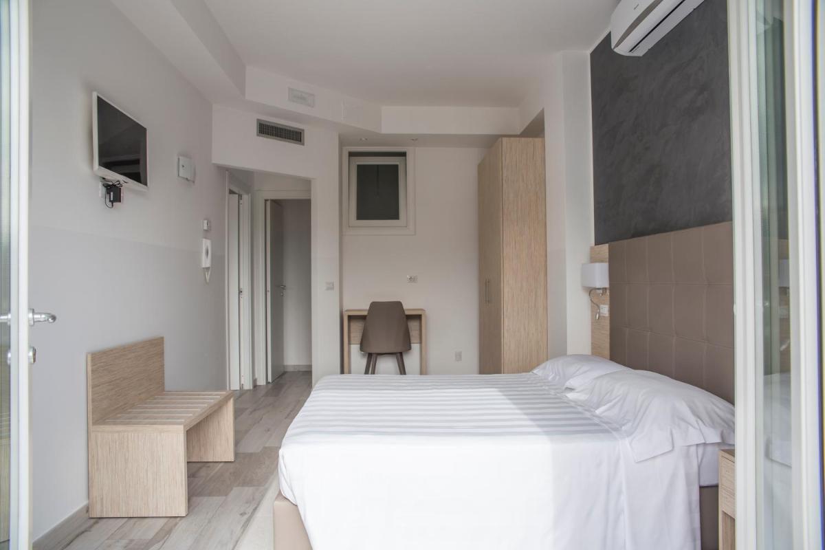 Rooms A due Passi dal Mare - Housity
