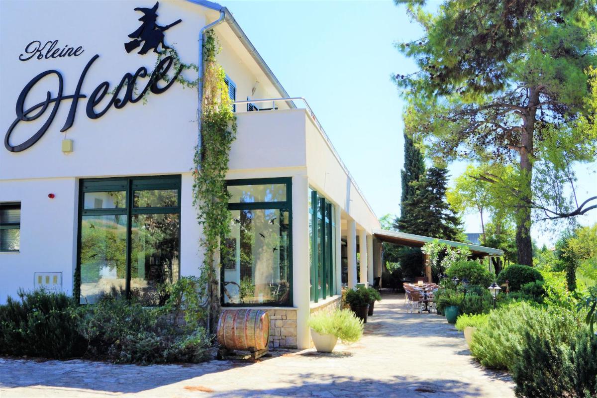 Kleine Hexe B&B Pension - Housity