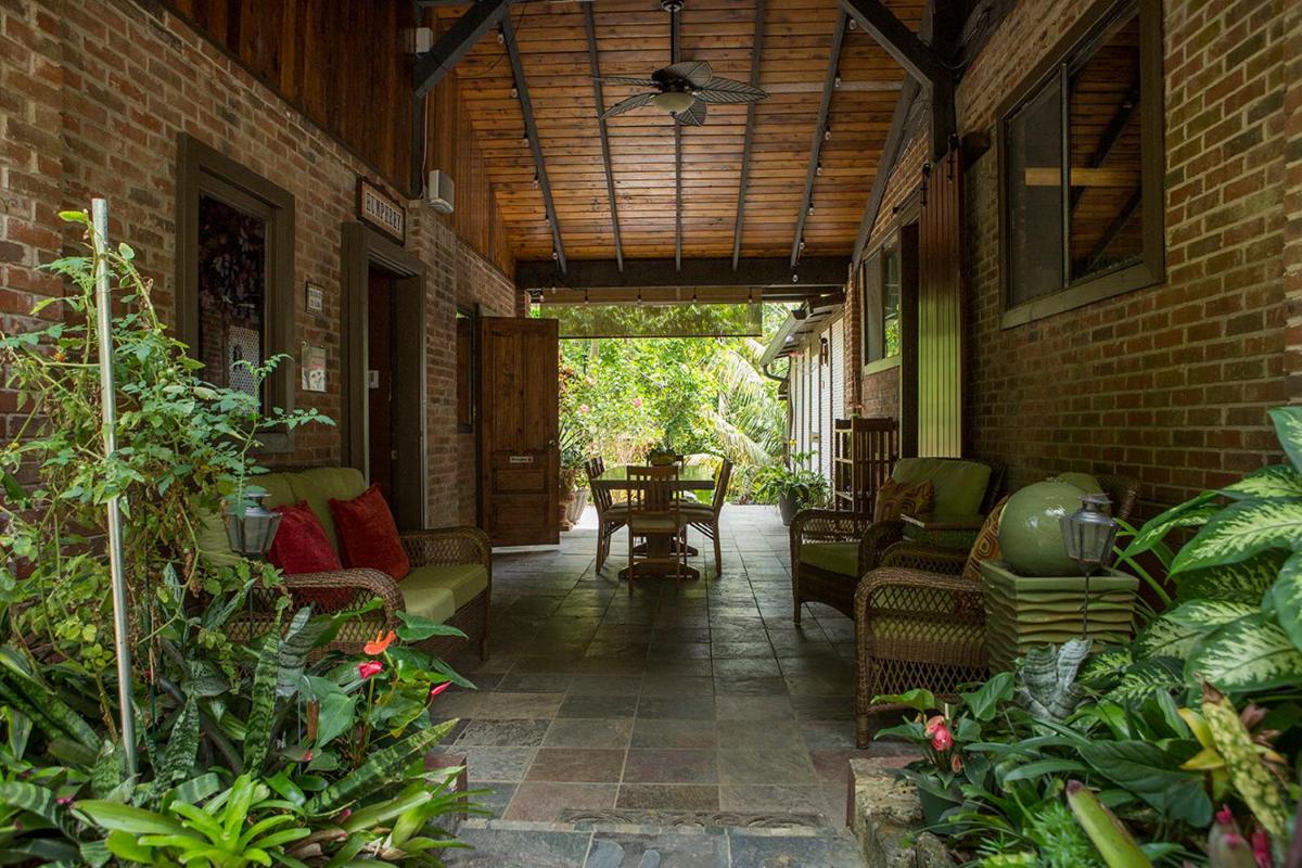 El Yunque Rainforest Inn - Housity