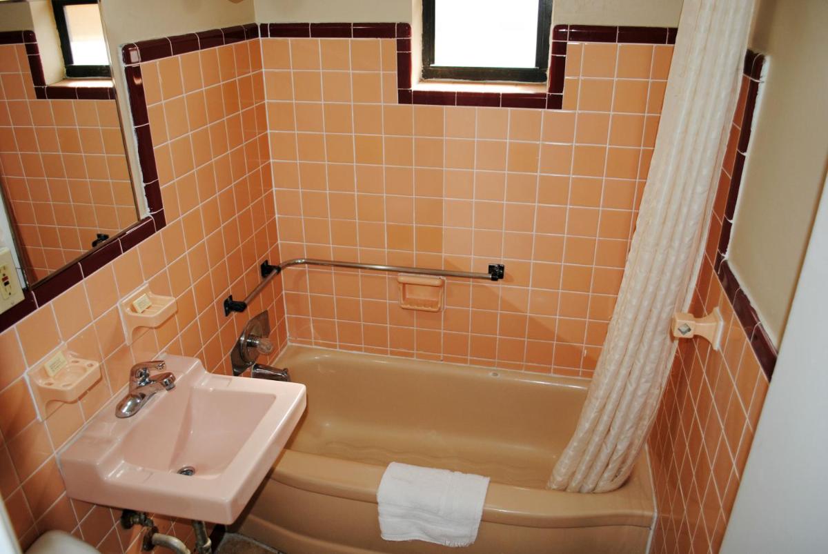 Atlantic Economy Inn - Housity
