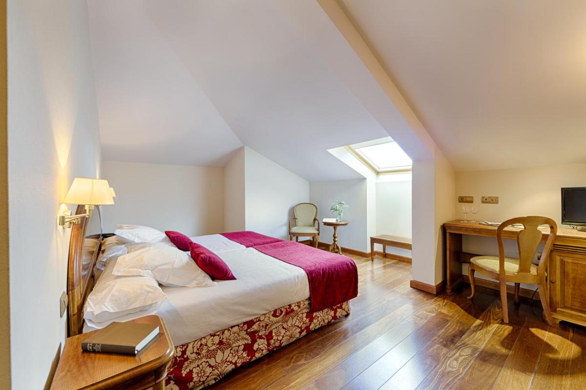 AZZ Peñafiel Las Claras Hotel & Spa - Housity