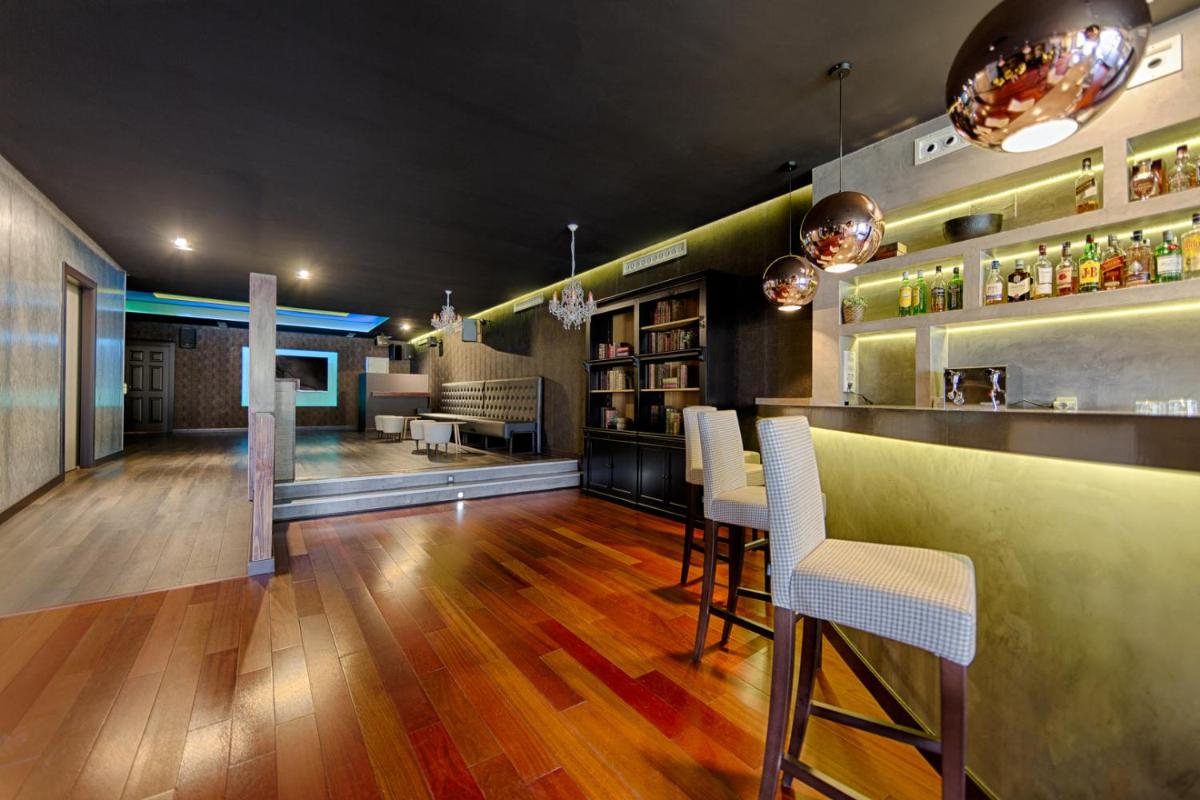 Bebidas en AZZ Peñafiel Las Claras Hotel & Spa