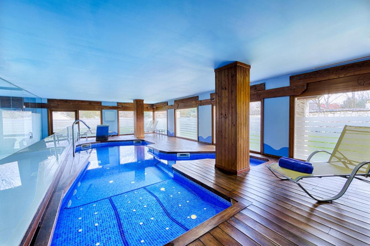 Piscina en o cerca de AZZ Peñafiel Las Claras Hotel & Spa