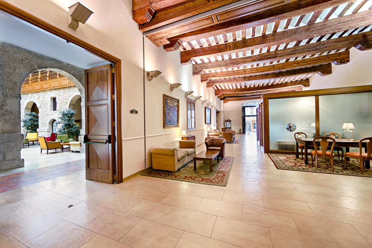 Zona de estar de AZZ Peñafiel Las Claras Hotel & Spa