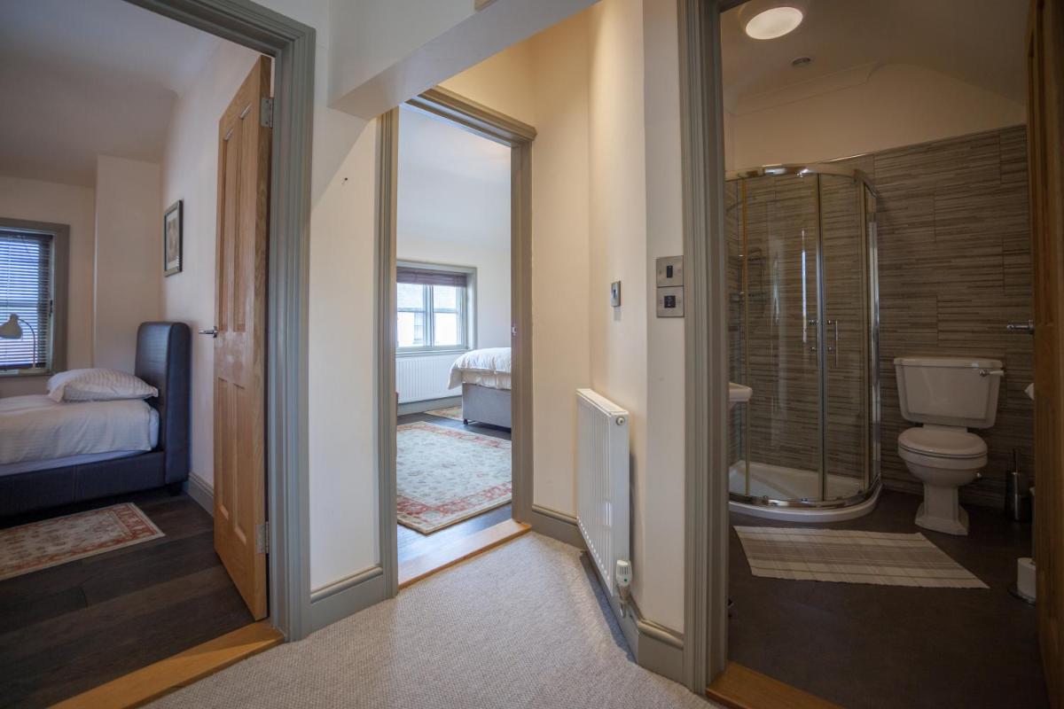 Ludlow - Linnet House - Well Presented Townhouse With Parking - Perfect Location For Exploring On Foot, Sleeps Up To 8 Guests - Hosted by RENTMYHOUSE - Housity