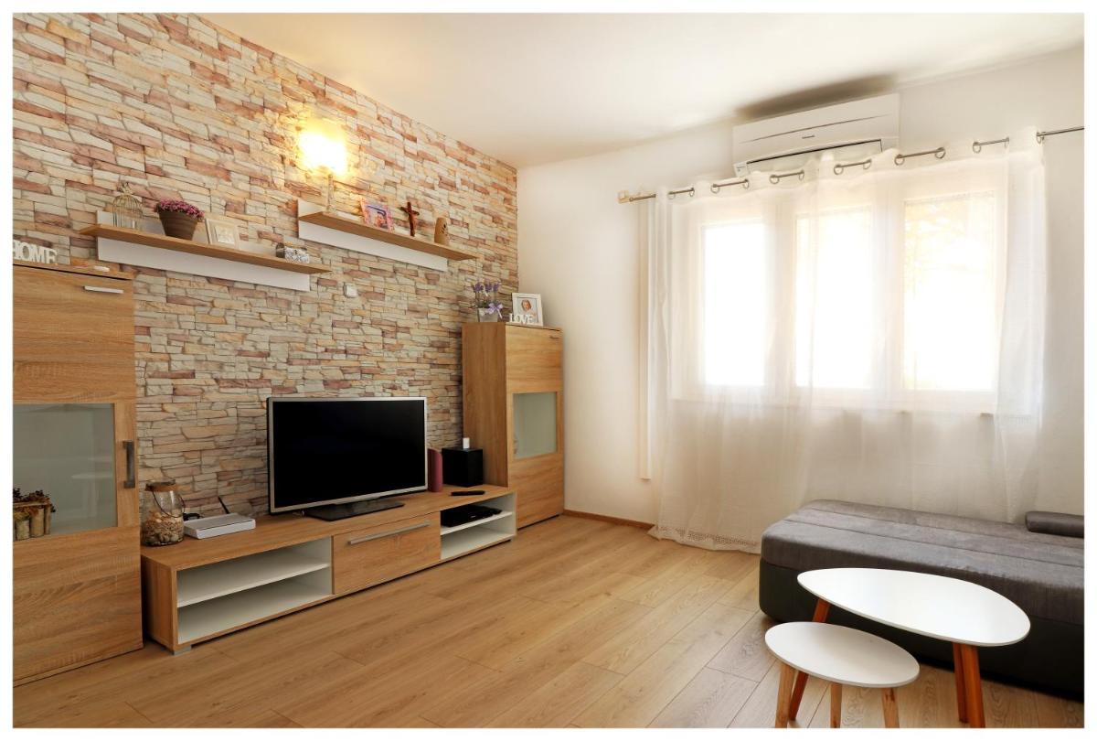 Apartment Rozika - Housity