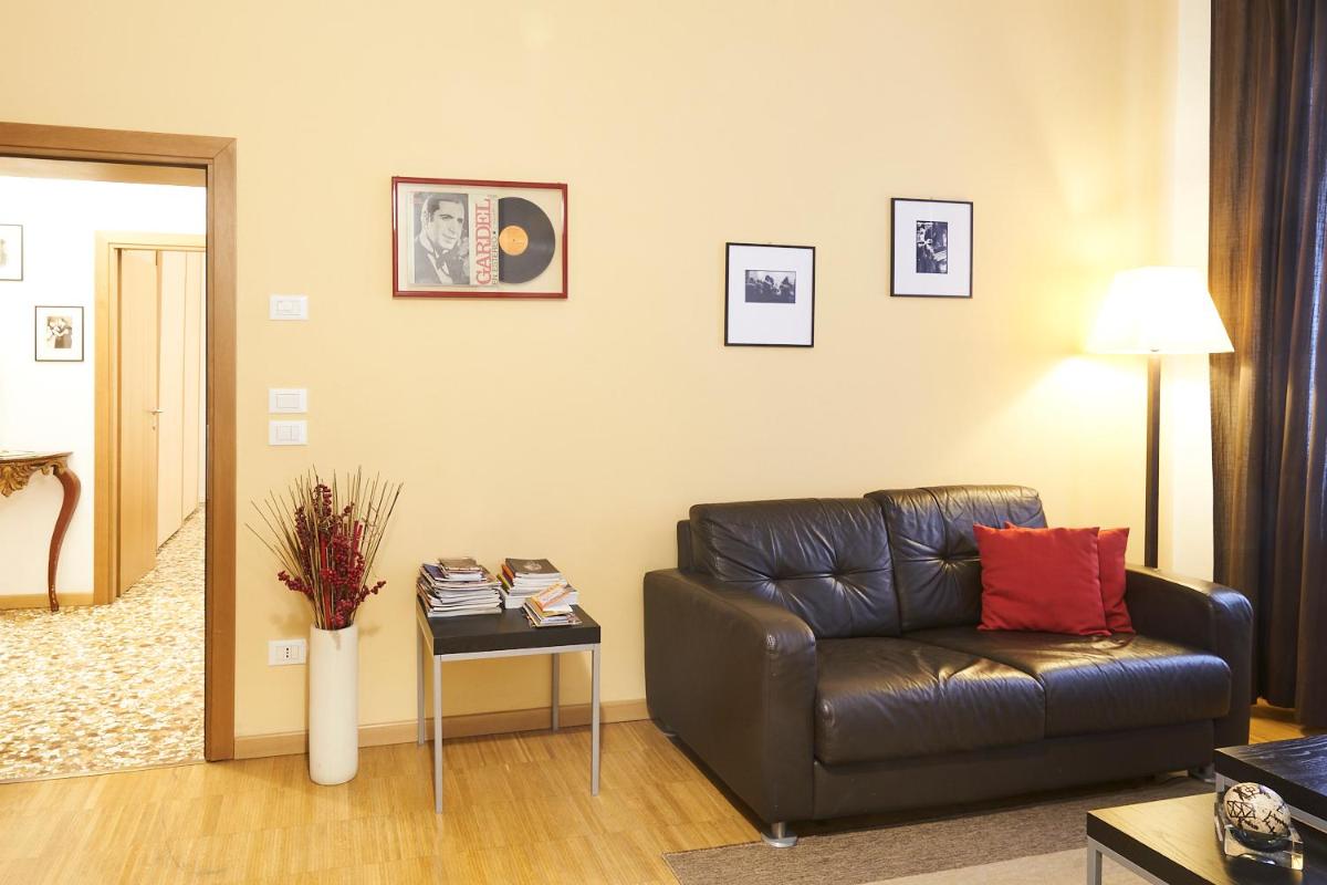 Le Tango - Housity