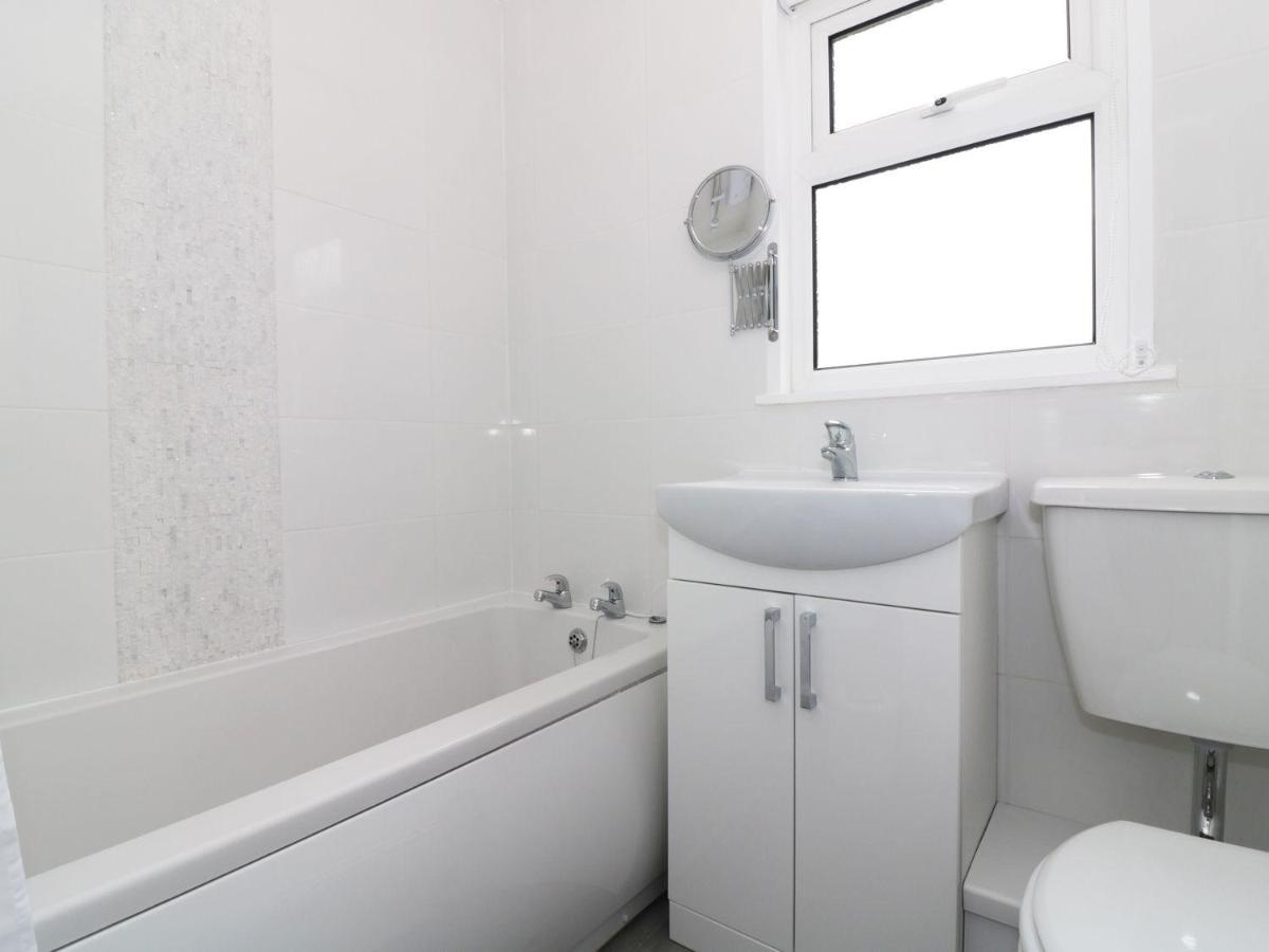 Sunbeach Chalets - Housity