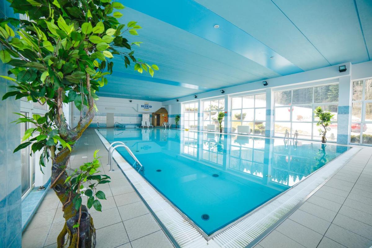Hotel Kompleks Beskid z basenem i stokiem narciarskim - blisko Babiej Góry - Housity