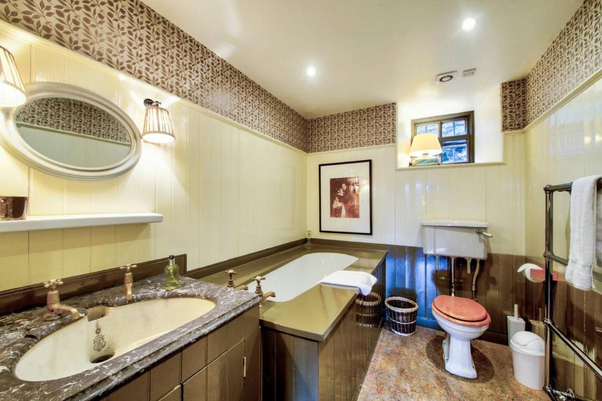 The Rock House - Historic Gem in the Heart of the City - Housity
