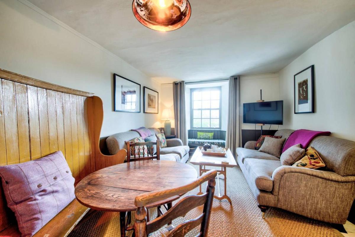 The Rock House - Historic Gem in the Heart of the City - Housity