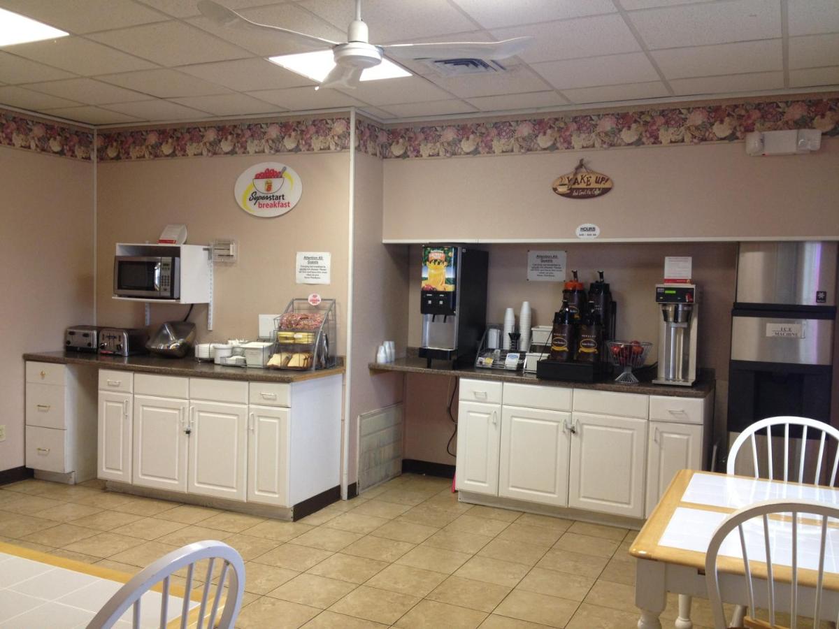 Super 8 by Wyndham Carlisle North - Housity