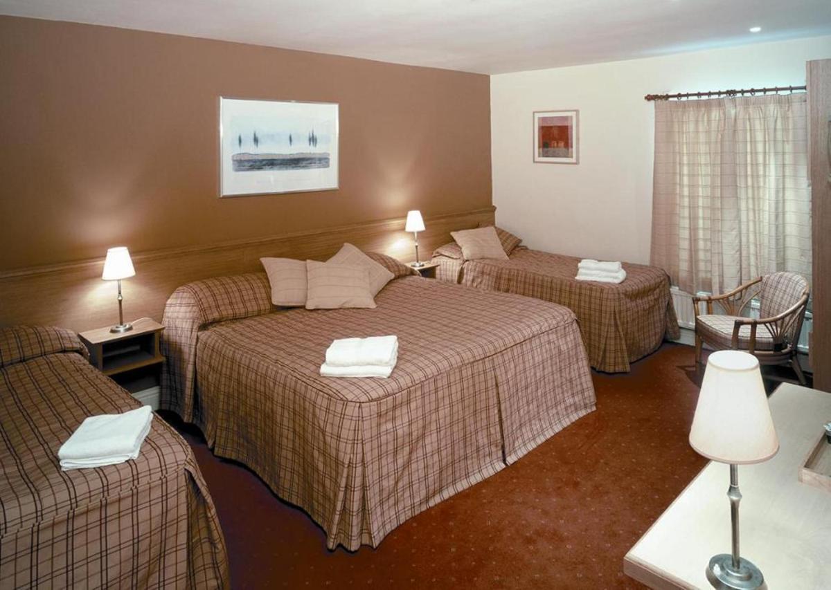 Whoop Hall Hotel and Leisure - Housity