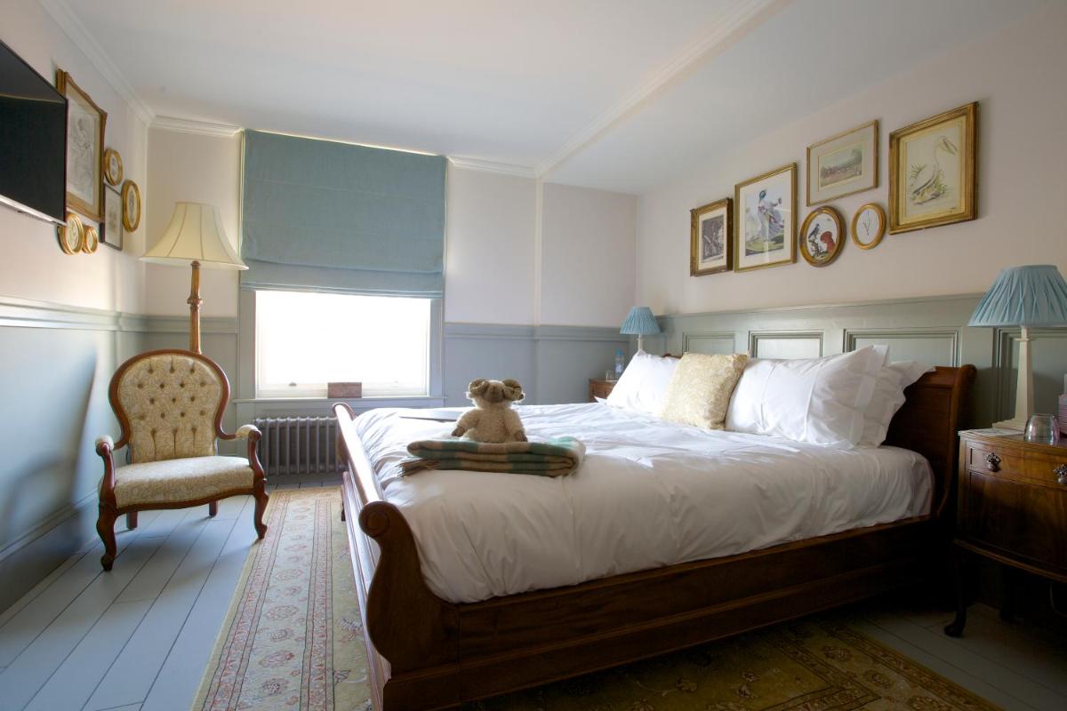 The Duchess of Cornwall - Housity