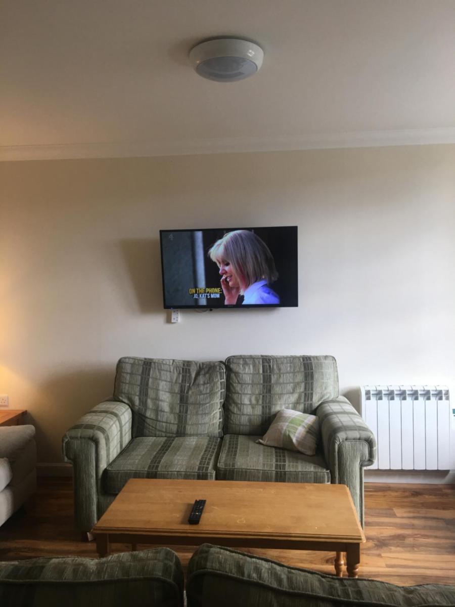 1 Lochness Rooms&Hostel - Housity