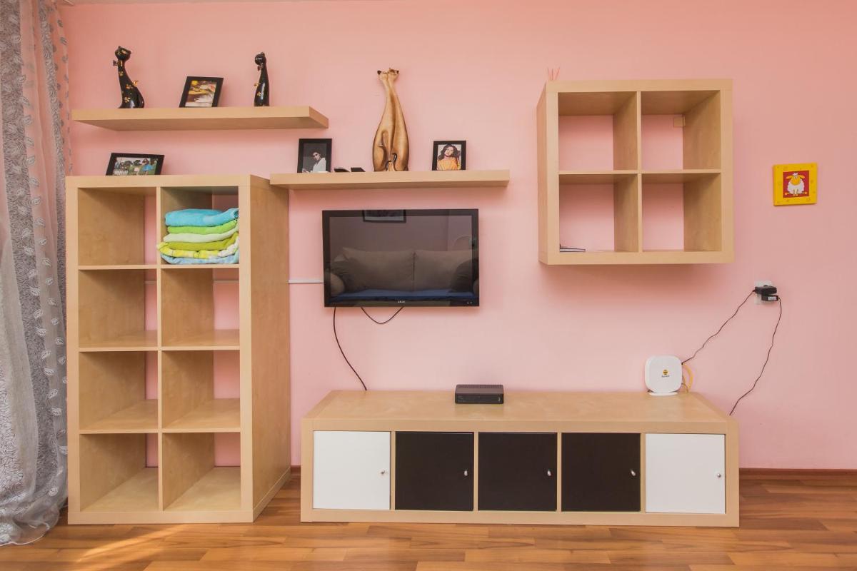 Apartament's Mayorov House at Maksima Gorkogo 154 - Housity