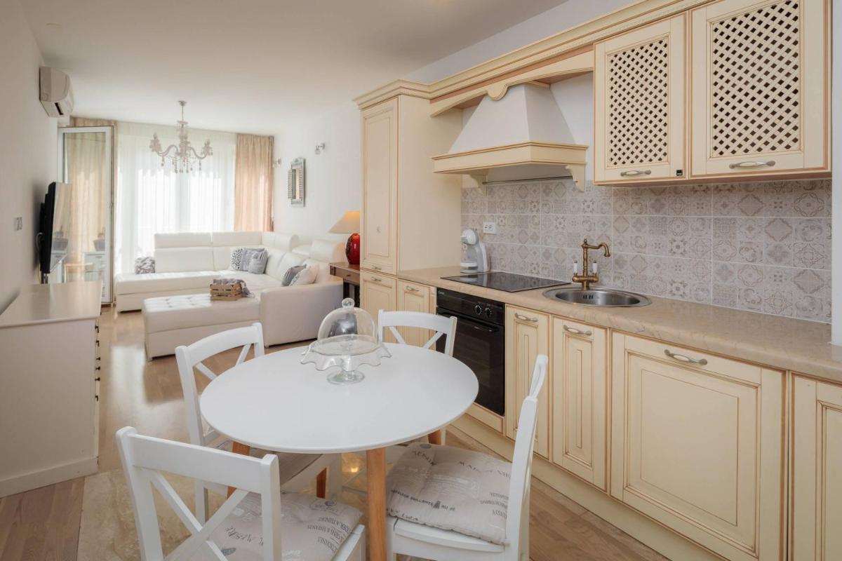 Suitetrails - Shabby Apartment LENI