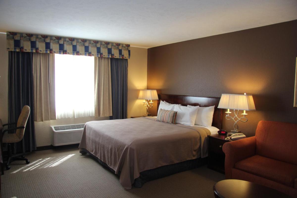 Green Acres Hotel - Housity