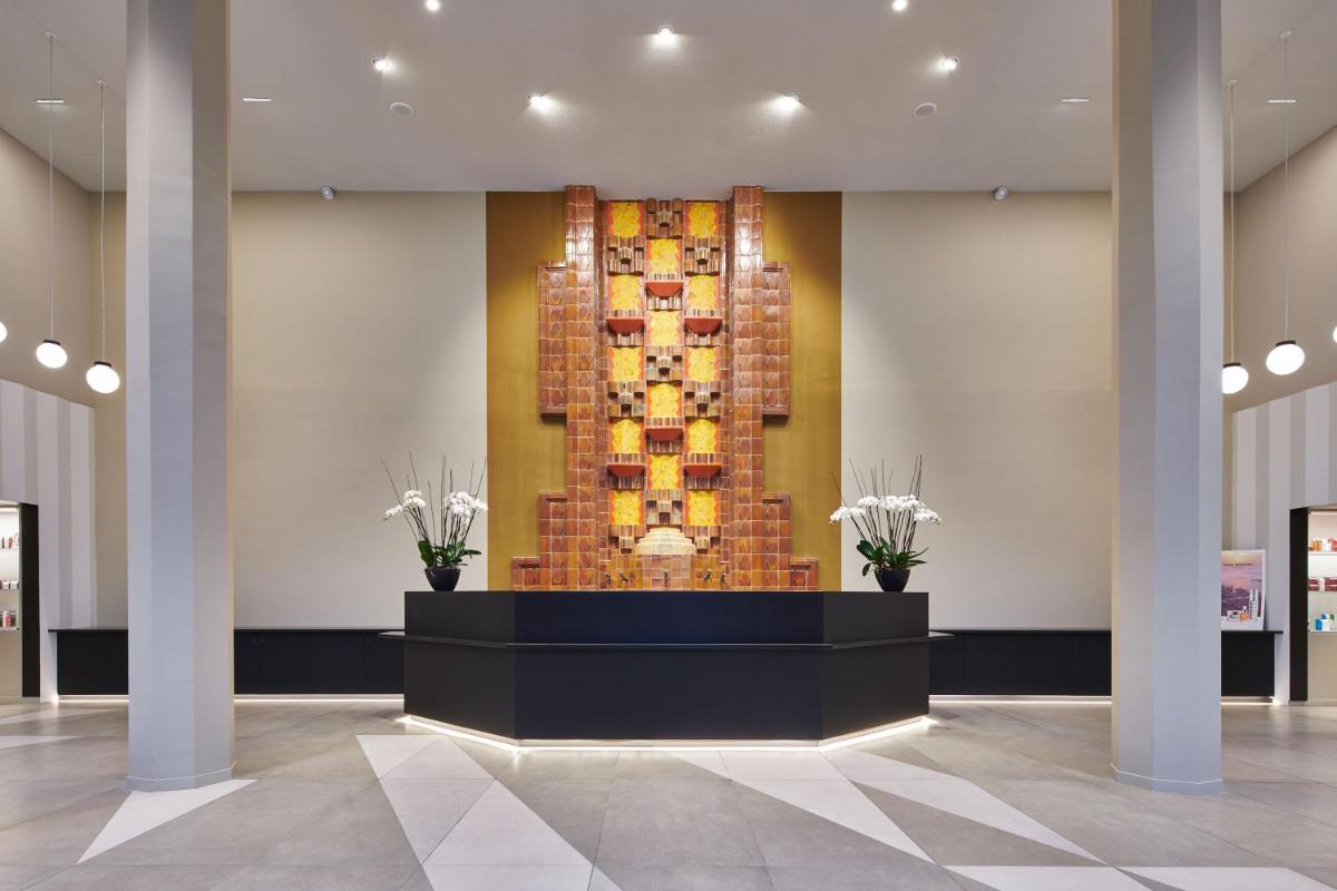 Hall ou réception de l'établissement Hotel & Spa Vacances Bleues Le Splendid