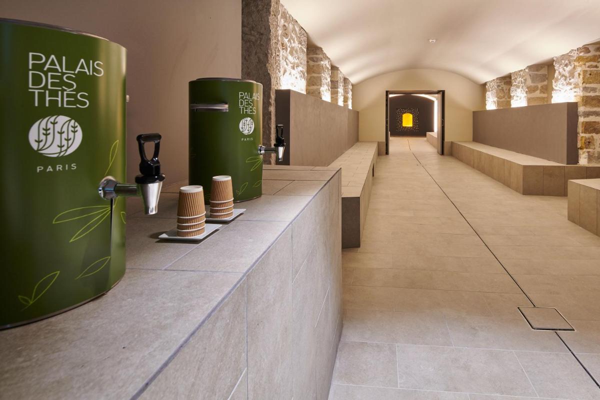 Plateau bouilloire dans l'établissement Hotel & Spa Vacances Bleues Le Splendid