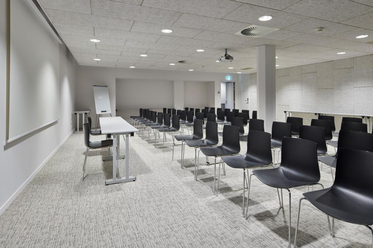 Espace de conférence ou salle de réunion dans l'établissement Hotel & Spa Vacances Bleues Le Splendid