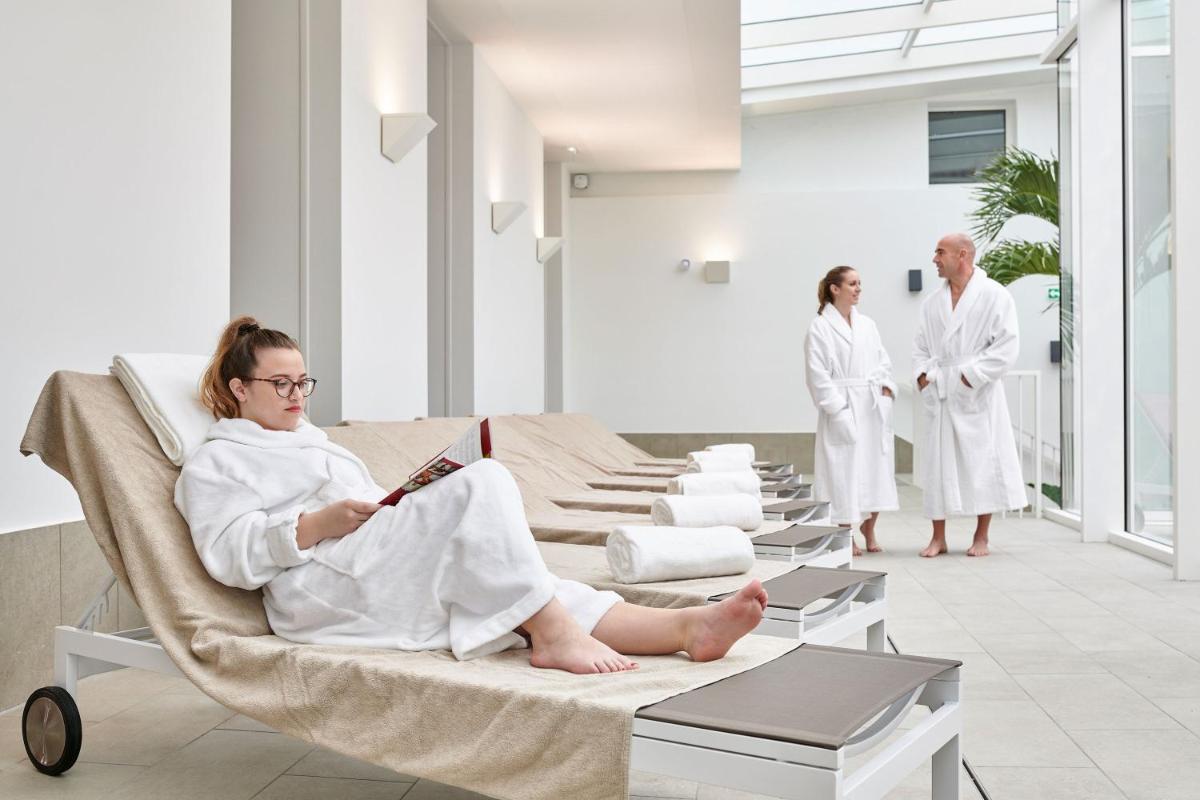 Clients de l'établissement Hotel & Spa Vacances Bleues Le Splendid