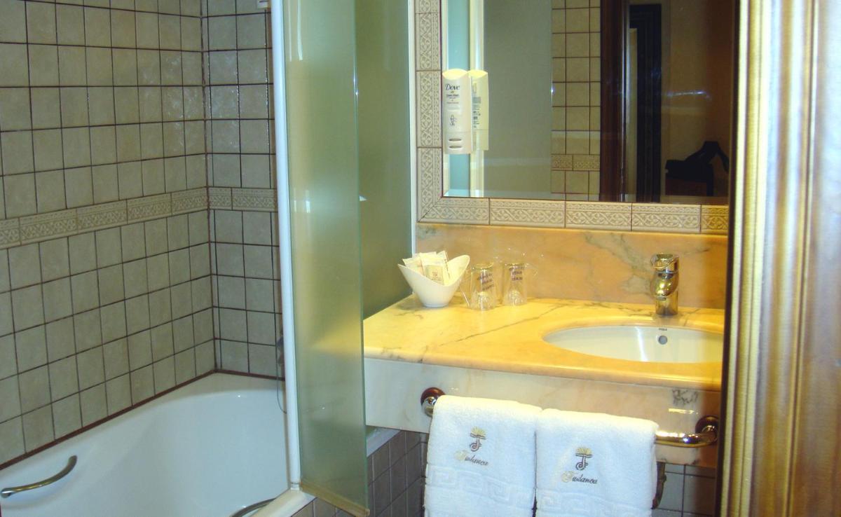 Un baño de Hotel Spa Tudanca Aranda