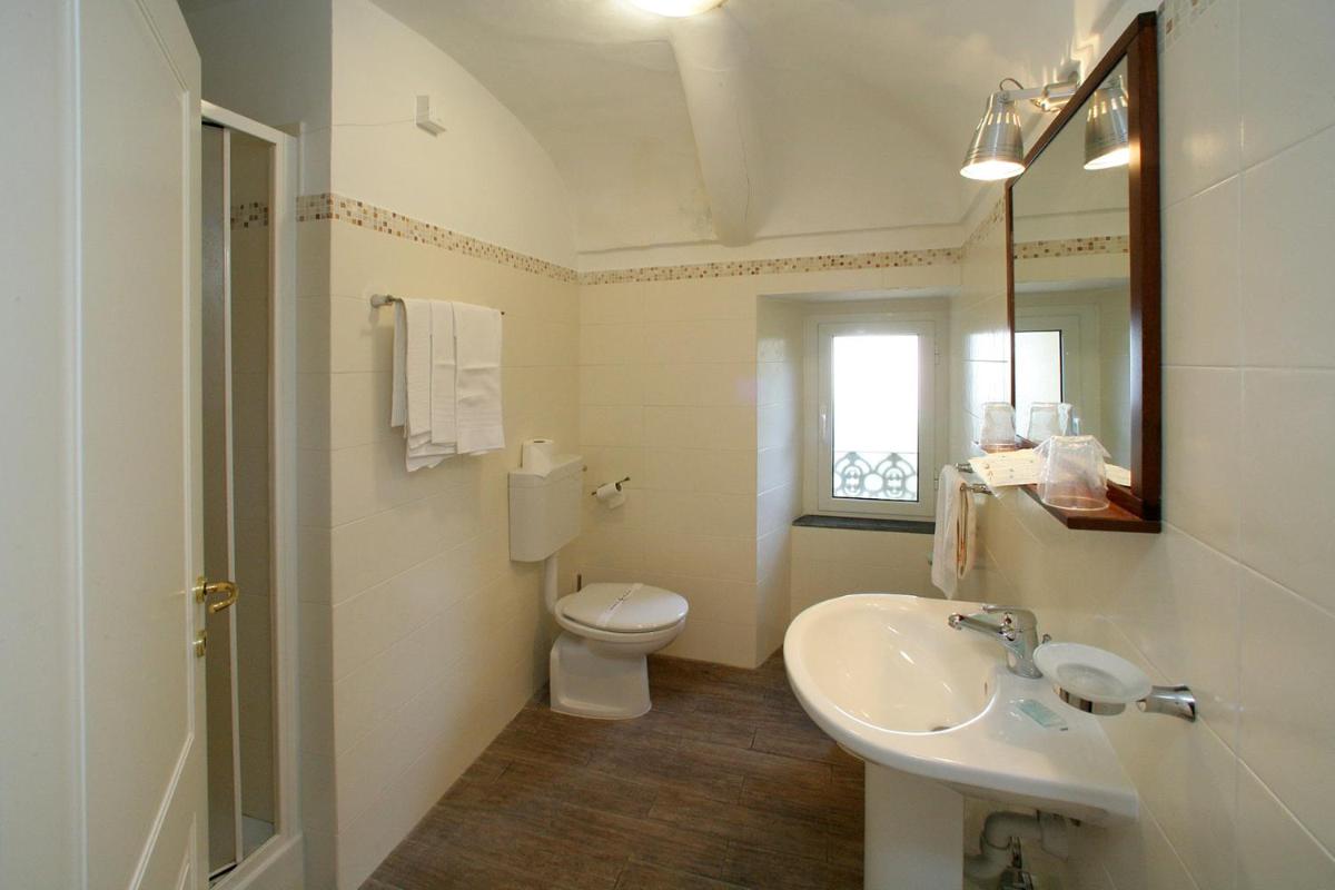 Hotel Sereno - Housity