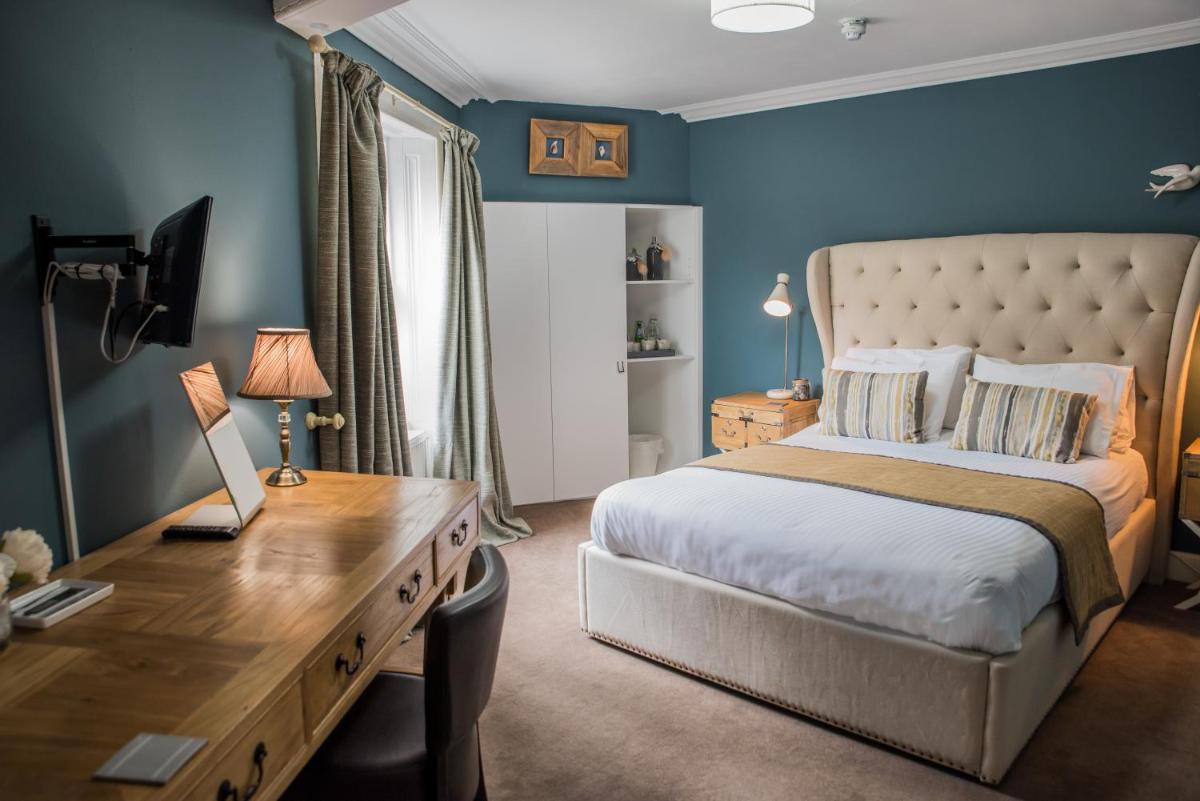 The Newport Restaurant with Rooms - Housity