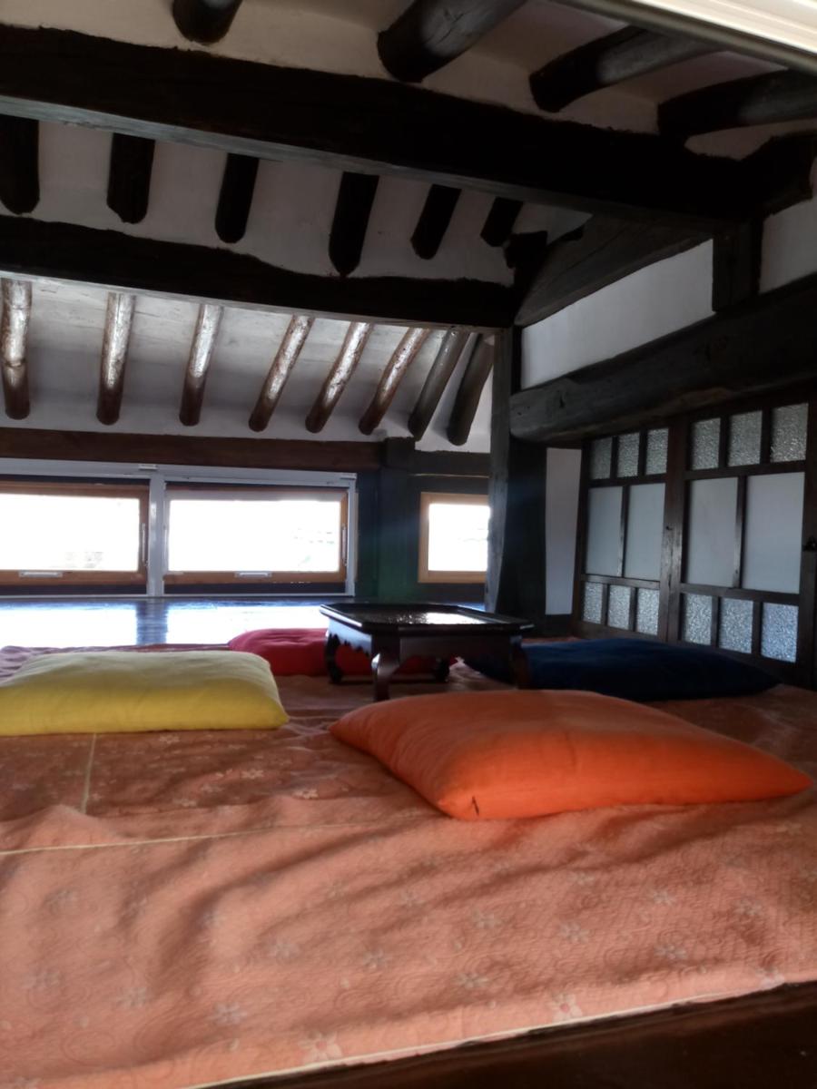 Hundred Years Hanok - Housity
