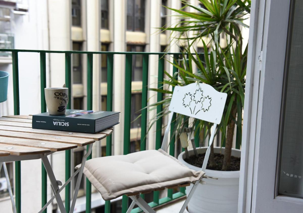 Stupor Mundi Bed and Breakfast - Housity