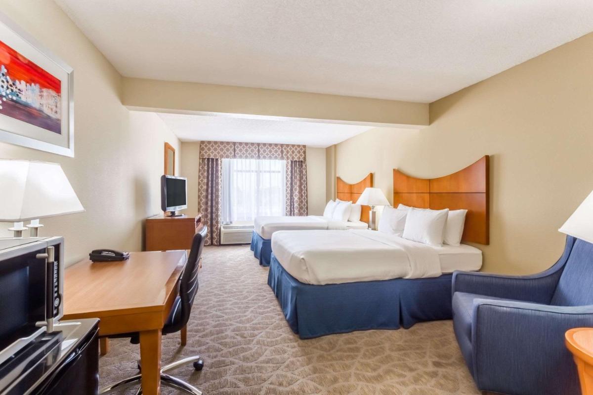 Wingate by Wyndham, Universal Studios - Free Theme Park Shuttle - Housity