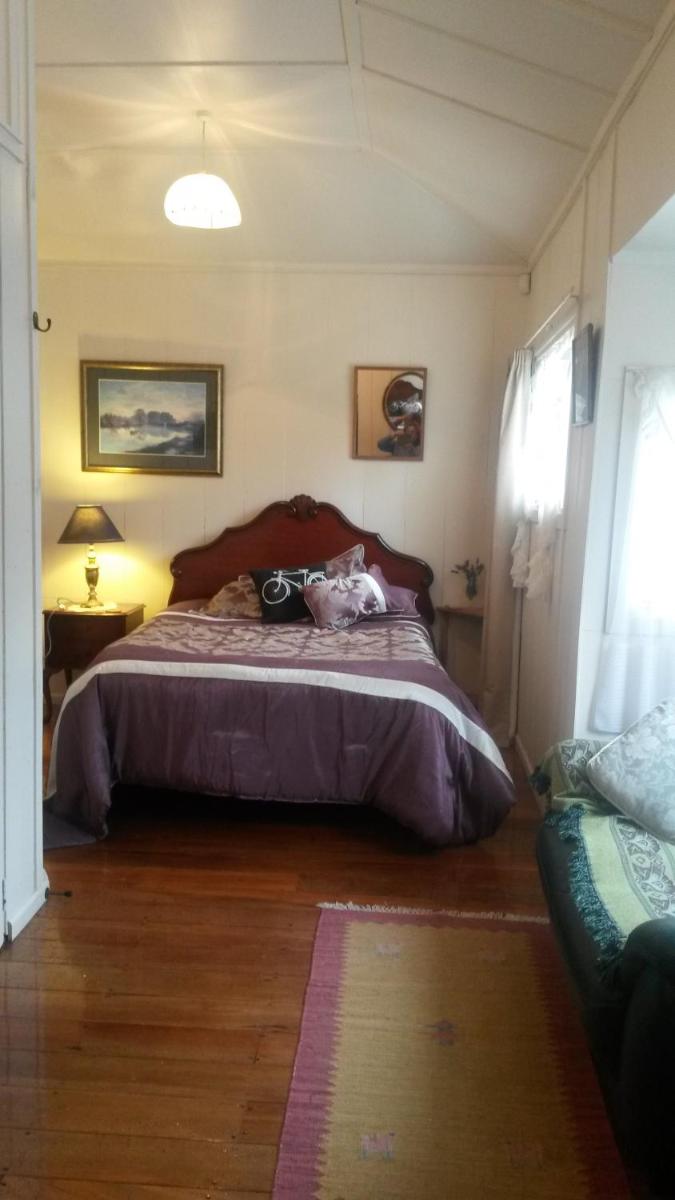 Monday Seaside Cottage - Housity