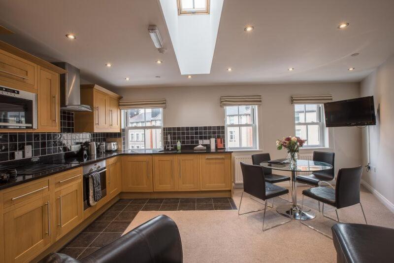 Waterfront Apartments - Housity
