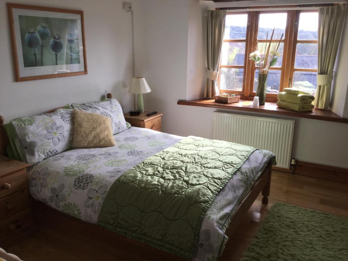 Coombe House B&B - Housity