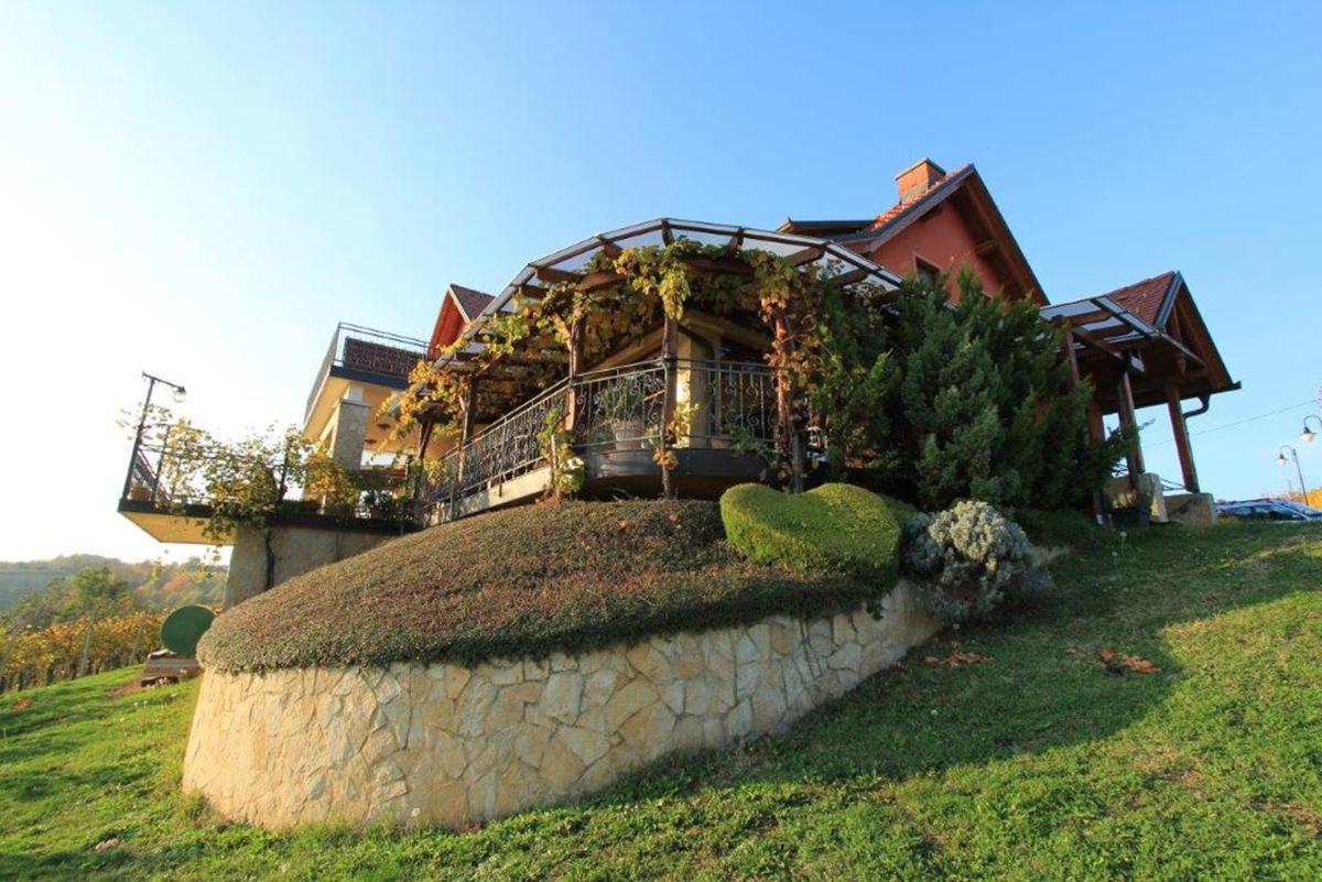 Tourism Tompa - Housity