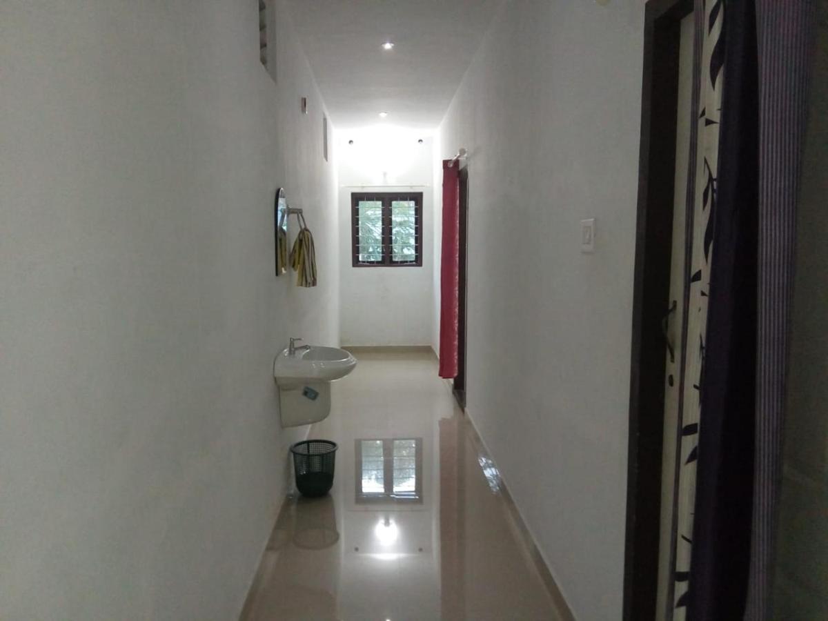 Golden Beach Home Stay - Housity