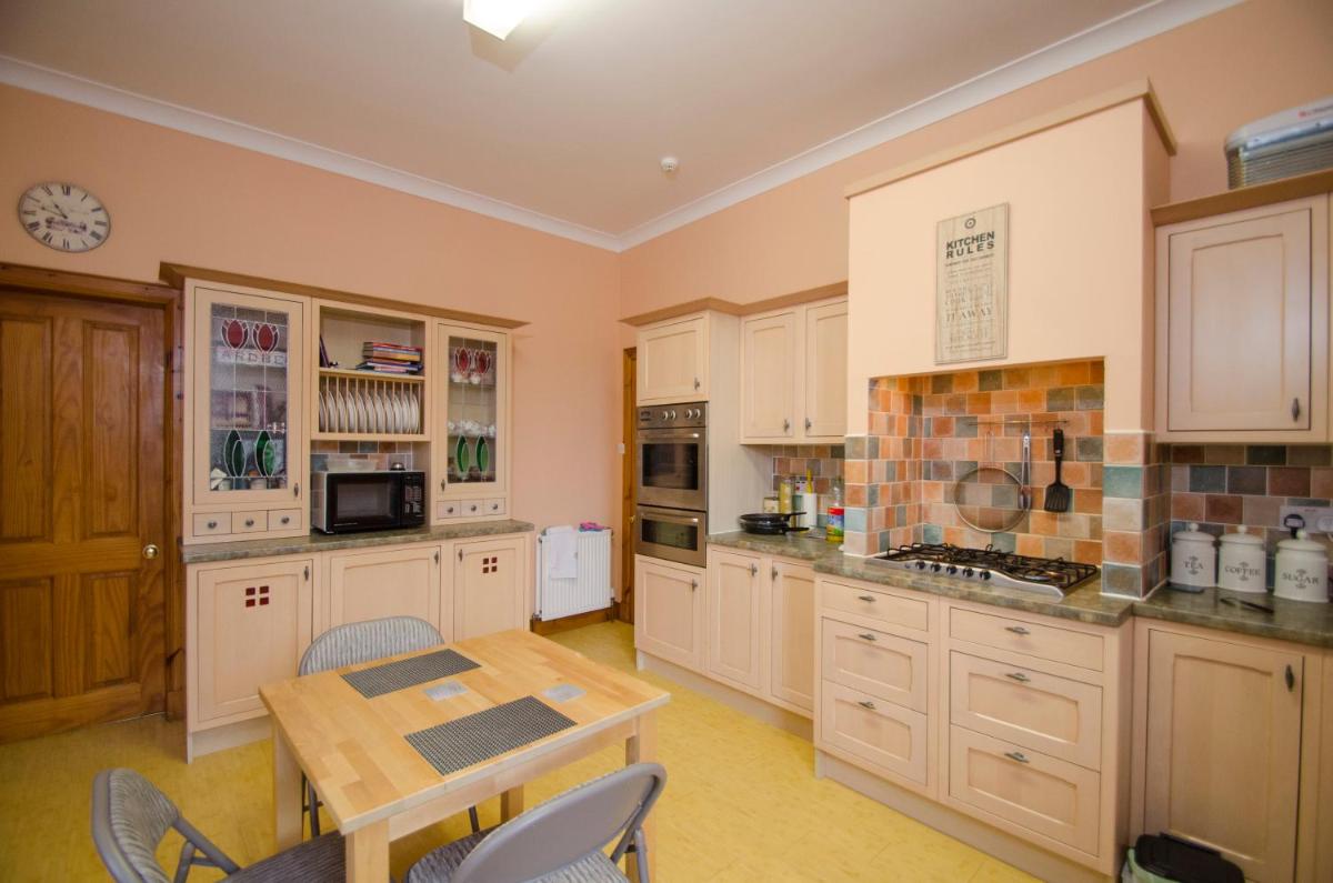 Knight's Rest Guest House - Housity