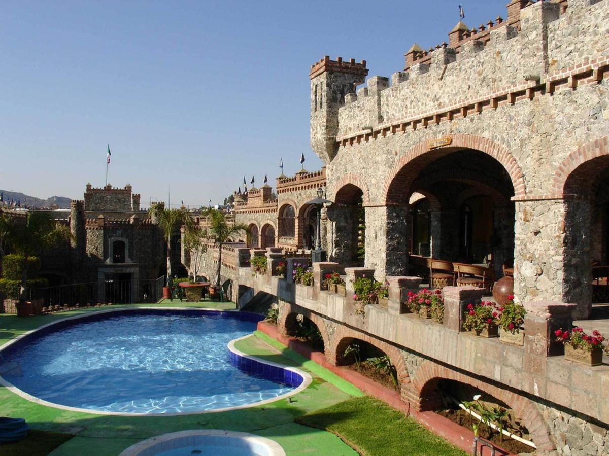 Hotel Castillo de Santa Cecilia - Housity