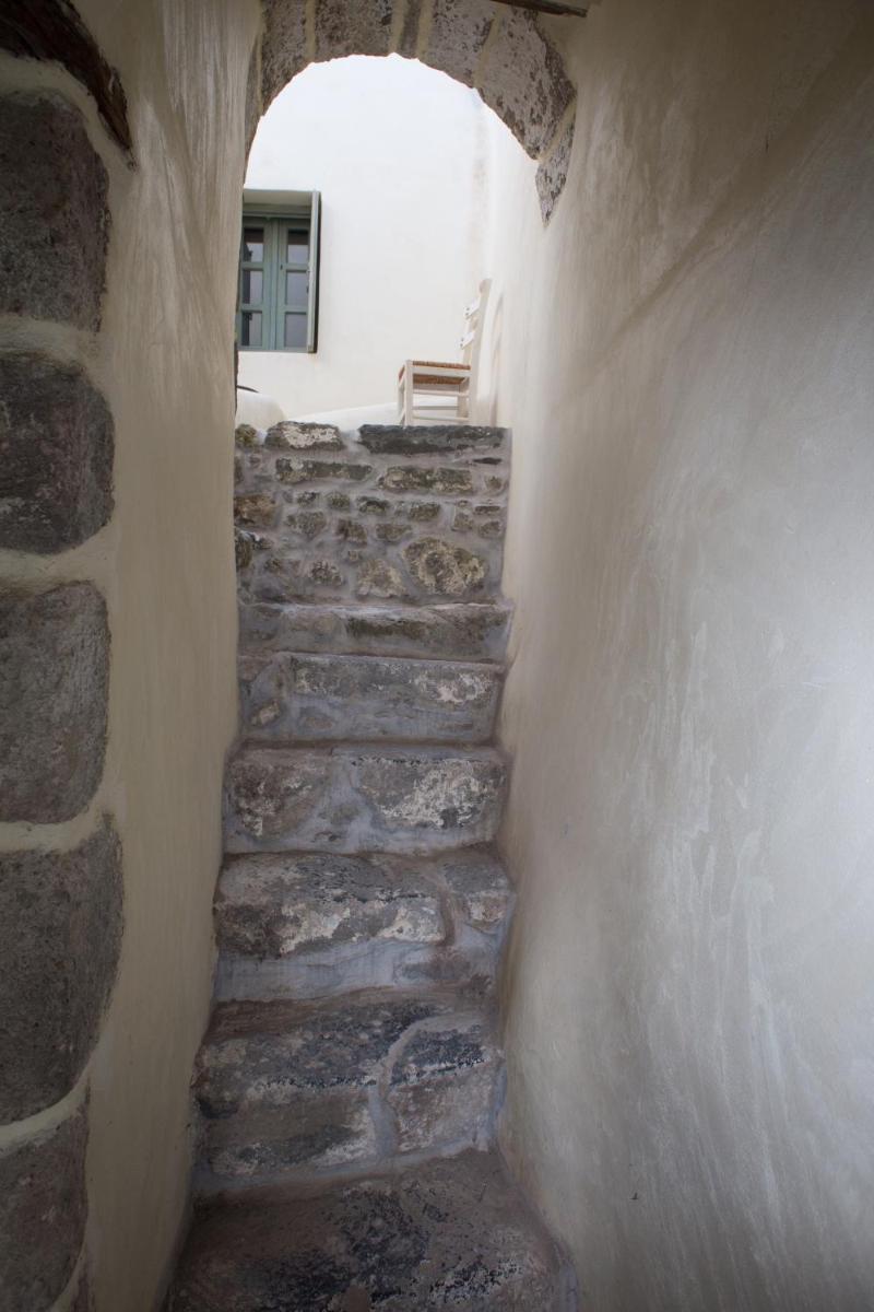 Pyrgos Stone House - Housity
